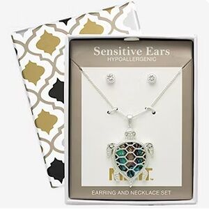 NWT turtle earrings and necklace set
